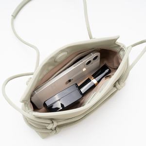 Sacs à bandoulière pour femmes en PU transparent avec fermeture éclair, chaîne personnalisée, mode, vente en gros - Product Image 3