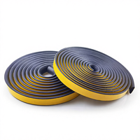 Bande d'étanchéité en mousse EPDM creuse en forme de D avec adhésif, joint en caoutchouc semi-circulaire flexible pour usage domestique et industriel