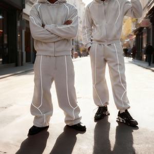 Conjunto de Sudadera con Capucha y Pantalones Deportivos Personalizados OEM de 450 Gsm, Sudadera Holgada de Estilo Urbano, Fabricante de Trajes Deportivos para Hombre y Mujer - Product Image 3