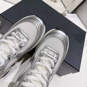 Chaussures de sport pour femme, antidérapantes, respirantes et confortables. Chaussures de créateur classiques et tendance - Product Image 3