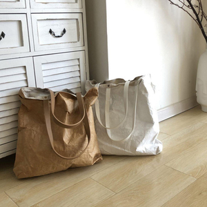 中サイズ カスタムロゴ入り デュポン製 ウォッシャブルペーパーハンドル付き ショッピングバッグ - Product Image 1