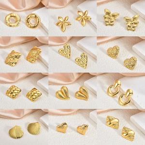 <span class=keywords><strong>Accesorios</strong></span> de moda Pendientes de flores chapados en oro de 18K de lujo Pendientes geométricos de acero inoxidable para <span class=keywords><strong>mujer</strong></span> - Product Image 1
