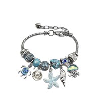 Bracelet tendance en alliage avec perles, éléments de plage, étoiles de mer et cœurs – Collection été