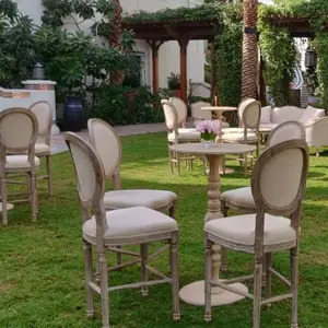 Chaises hautes <span class=keywords><strong>de</strong></span> comptoir en bois massif à dossier rond style <span class=keywords><strong>Louis</strong></span> <span class=keywords><strong>de</strong></span> luxe <span class=keywords><strong>de</strong></span> haute qualité Tabourets <span class=keywords><strong>de</strong></span> <span class=keywords><strong>bar</strong></span> pour la cuisine, le restaurant et le mariage - Product Image 1