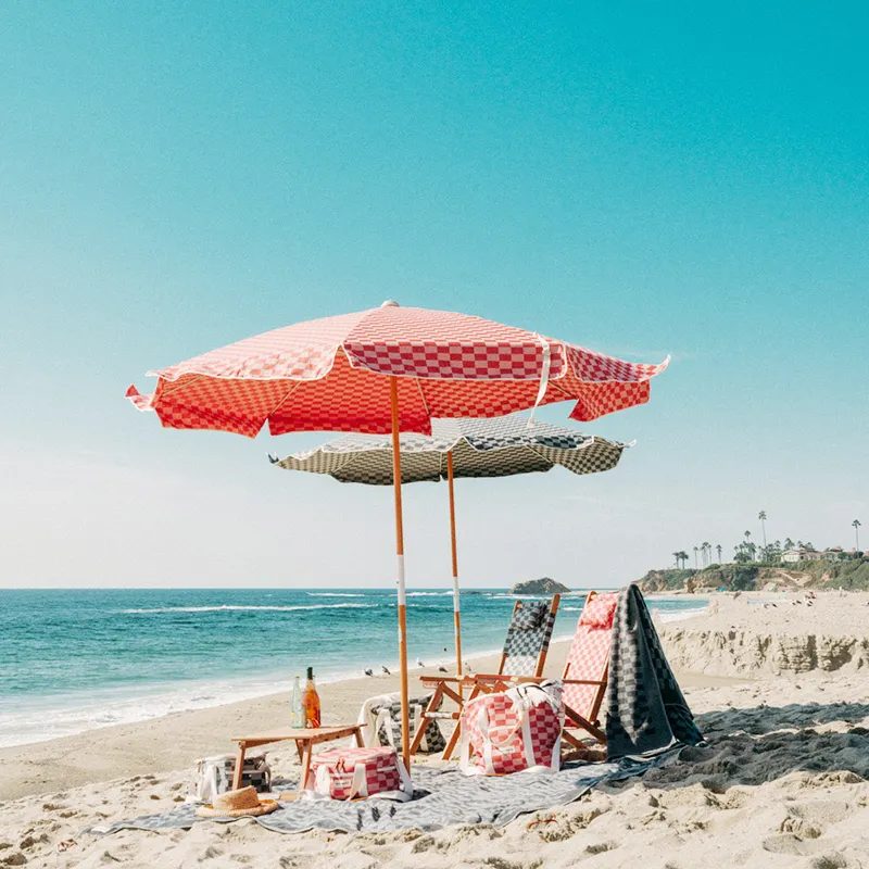 Custom Luxe Vintage Dambord Verticaal Omzoomd Groot Buiten Gigantische Ronde Parasols Zon Patio Stof Waterdicht