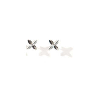 Boucles d'oreilles fines en acier inoxydable 316L avec placage or PVD, bijoux durables et résistants pour femmes - Product Image 1