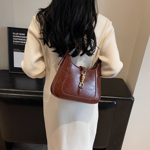 Nouveau sac à bandoulière pour femme, de style international et sophistiqué, grande capacité, pour le quotidien, design de niche, portable - Product Image 3