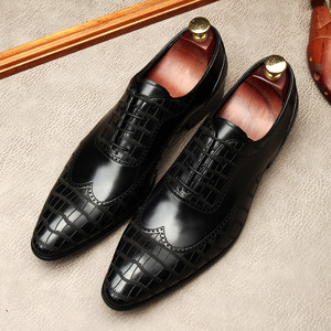 Nouvelles Chaussures Habillées en Cuir pour Hommes Style Britannique à Bout Pointu Gaufré avec Lacets - Chaussures en Cuir Formelles d'Affaires pour Hommes - Product Image 6