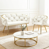 Canapé en velours tissé à la main de luxe léger, design nuage, avec structure en métal doré pour la maison, l'appartement, l'hôtel