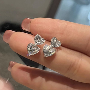 Orecchini a perno a doppio cuore da donna, design dolce e minimalista, per uso quotidiano in ufficio, regalo per feste, accessori - Product Image 4
