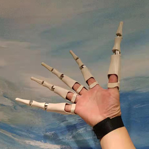 Articulated Fingers Hand Prop Plastic Halloween Outdoor Party Decoration - Product Image 4