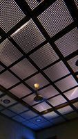 Grille Métallique Déployée pour Pare-Soleil Extérieur Architectural – Maille Pare-Soleil pour Bâtiments Écologiques Durables