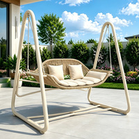 Fauteuil suspendu et hamac d'extérieur moderne en fer et plastique - Design écologique pour jardin et terrasse