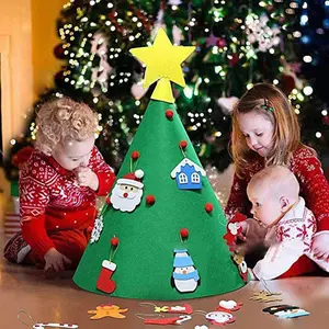 窗户墙壁装饰品悬挂儿童DIY圣诞30件摆件毛毡圣诞树带发光二极管串灯