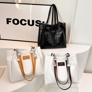 Nuevo bolso tote para mujer, gran capacidad, elegante y versátil, estilo coreano, diseño único. - Product Image 2