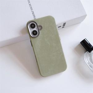 เคสโทรศัพท์แบบกันกระแทกเคลือบผิวฟลานเนลอุ่นๆ พร้อมแม่เหล็ก สำหรับ iPhone 16 15 14 13 12 Pro Max - Product Image 4