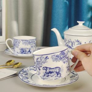 Nouvel ensemble de thé en porcelaine bleue de la série D nordique, ensemble de thé en céramique artisanal - Product Image 3