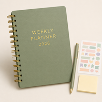 Agenda hebdomadaire 2026, carnet spirale vert olive, couverture en PU, reliure métallique dorée, lot d'autocollants, logo personnalisé, vente en gros