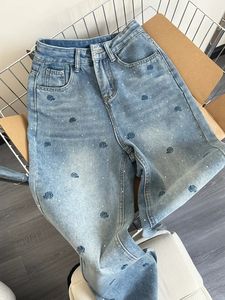 Jean en denim vintage bleu rose brodé de strass pour femme, taille haute, coupe droite, délavé, tendance été - Product Image 4