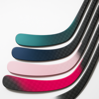 Bâtons de hockey sur glace Caston Sports en fibre de carbone OEM couleur personnalisée conception ergonomique échantillon disponible remises de volume