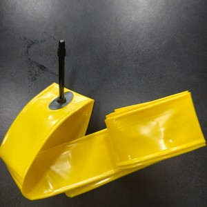 Chambre à air en TPU jaune <span class=keywords><strong>pour</strong></span> vélo 16/20/26/27,5/<span class=keywords><strong>29</strong></span> <span class=keywords><strong>pouces</strong></span> 700CX18-32C, emballage personnalisé avec logo <span class=keywords><strong>pour</strong></span> pneus de <span class=keywords><strong>VTT</strong></span>, BMX et vélo de <span class=keywords><strong>route</strong></span> - Product Image 2
