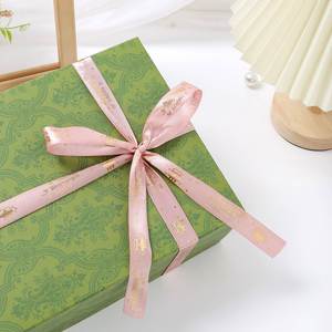 Cinta de Satén de 7/8 Pulgadas con Estampado Dorado para Pastel de Cumpleaños, 100% Poliéster, Doble Cara, Personalizable con Logotipo - Product Image 6