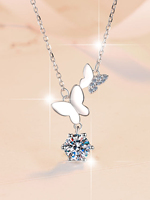 Pendentif papillon tendance en moissanite 1 carat sur un collier en argent sterling, cadeau de fiançailles élégant