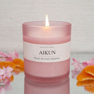 Bougie aromatique personnalisée AIKUN, bougie parfumée en cire de soja naturelle avec emballage à étiquette privée pour mariage - Product Image 1