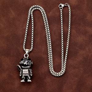 Colgante de Astronauta de Acero Inoxidable con Diseño de Dibujos Animados, Joyería de Moda para Hombre, Amuleto de Regalo - Product Image 4