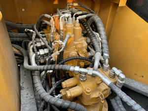 Excavatrice Sany155 d'occasion, marque chinoise, engin de terrassement, 15 tonnes, sur chenilles, moteur, boîte de vitesses, pompe, modèle 2024, prix réduit - Product Image 5