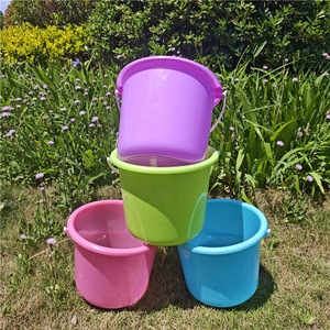 Cubos de Plástico Coloridos Portátiles para Uso Doméstico, Playa, Pesca, Arte y Estudio, 34 Colores Disponibles - Product Image 4