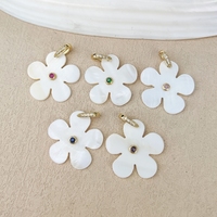 Pendentifs en nacre naturelle de haute qualité en forme de fleur, breloques sculptées en coquillage blanc avec zircon pour anniversaire