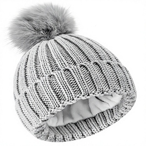 Bonnet en satin tricoté soyeux et élastique, broderie 3D faite à la main, ajustable, ample, chaud, élégant, unisexe, pour coiffure protectrice populaire - Product Image 2