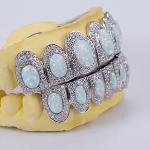 カスタムヒップホップジュエリー 10K 14K 18K ゴールド 925シルバー グリルズ アイスアウト オーバルオパール モアサナイト ダイヤモンド グリルズ - Product Image 2