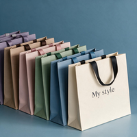 Sac en papier personnalisé de luxe avec logo en feuille d'or, mat, gaufré, laminé, grand, moyen, blanc, pour cadeaux, vêtements, magasin, shopping