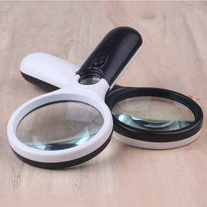 Grande <span class=keywords><strong>loupe</strong></span> <span class=keywords><strong>à</strong></span> <span class=keywords><strong>main</strong></span> LED avec lumière pour le grossissement de la lecture-Meilleure <span class=keywords><strong>loupe</strong></span> de lecture éclairée de taille Jumbo - Product Image 3