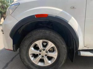 Nouveauté 4x4 Accessoires de voiture automatiques Kits de carrosserie pour <span class=keywords><strong>Nissan</strong></span> <span class=keywords><strong>Navara</strong></span> <span class=keywords><strong>NP</strong></span> <span class=keywords><strong>300</strong></span> 2016 Mis à niveau vers 2021 - Product Image 4