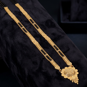 Mangalsutra chapado en oro, joyería de temporada de bodas, joyería tradicional, colgante Mangalsutra para mujer, chapado en oro laminado - Product Image 1