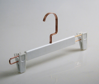 Personalisierter Logo-Metall-Kunststoff-Hosenbügel, einreihig, schwarz, für Hosen und Röcke, Kunststoff-Hosenbügel mit Clips