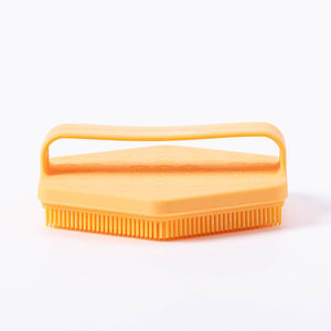 Nouvelle brosse de bain pour bébé en silicone de qualité alimentaire, nettoyant doux pour le <span class=keywords><strong>cuir</strong></span> <span class=keywords><strong>chevelu</strong></span> et le corps pour bébé, facile à tenir et doux pour la peau - Product Image 3