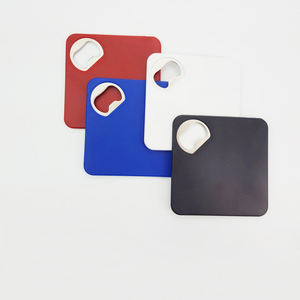 Posavasos de plástico de nuevo diseño con abrebotellas - Product Image 1