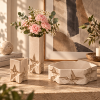 Vase à fleurs en céramique beige et collection de plateaux décoratifs – Décoration d'intérieur géométrique sculpturale pour présentation sur table