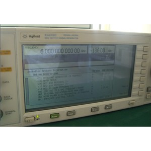 เครื่องกำเนิดสัญญาณเวกเตอร์ E4438C Agilent 250kHz-6GHz esg พลังงานสูงพร้อมตัวลดทอนเชิงกล - Product Image 1