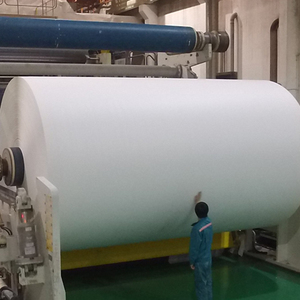 Vente en gros de rouleaux de papier glacé pour stratification en flexographie géante Panneau duplex de 50/<span class=keywords><strong>60</strong></span>/70/80/90gsm avec revêtement sur un seul côté - Product Image 6