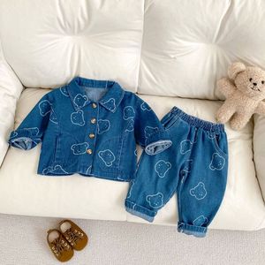 ENGAPAPAPA เสื้อแจ็คเก็ตยีนส์สำหรับเด็กผู้ชาย, เสื้อสูทกางเกงคาร์ดิแกนพิมพ์ลายหมีสำหรับฤดูใบไม้ผลิ - Product Image 3