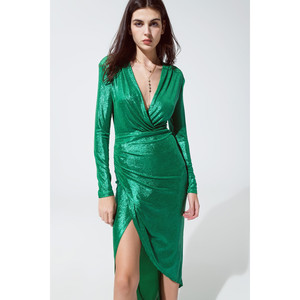 Vestido de Fiesta Cruzado con Escote Pronunciado en Verde Metálico - Product Image 1