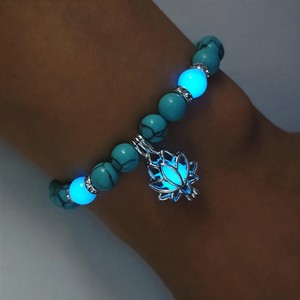 Autres vêtements - Lotus lumineux qui brille dans le noir - Pierre naturelle pour femmes - Bijoux de yoga et de méditation - Product Image 3