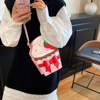Vente en gros de sac de glace personnalisé à la fraise sac à bandoulière de décoration avec nœud sac de fille mignonne meilleur cadeau pour fille
