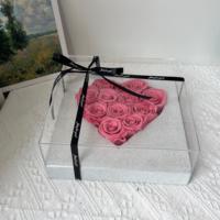Lovebay Valentine Geschenke konservierte Rose in Acryl Geschenk box Herzform Ewige für immer echte rosa konservierte Blume in Acryl Box