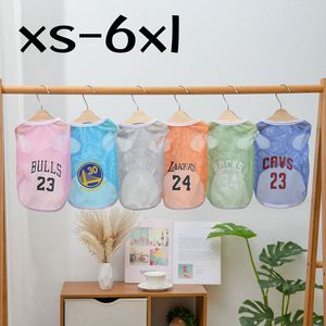 เสื้อกั๊กตาข่ายสำหรับสัตว์เลี้ยง สไตล์เสื้อบาสเก็ตบอล สำหรับสุนัขและแมว ใส่สบายในฤดูร้อน ระบายอากาศได้ดี พร้อมโลโก้และหมายเลขทีม - Product Image 5